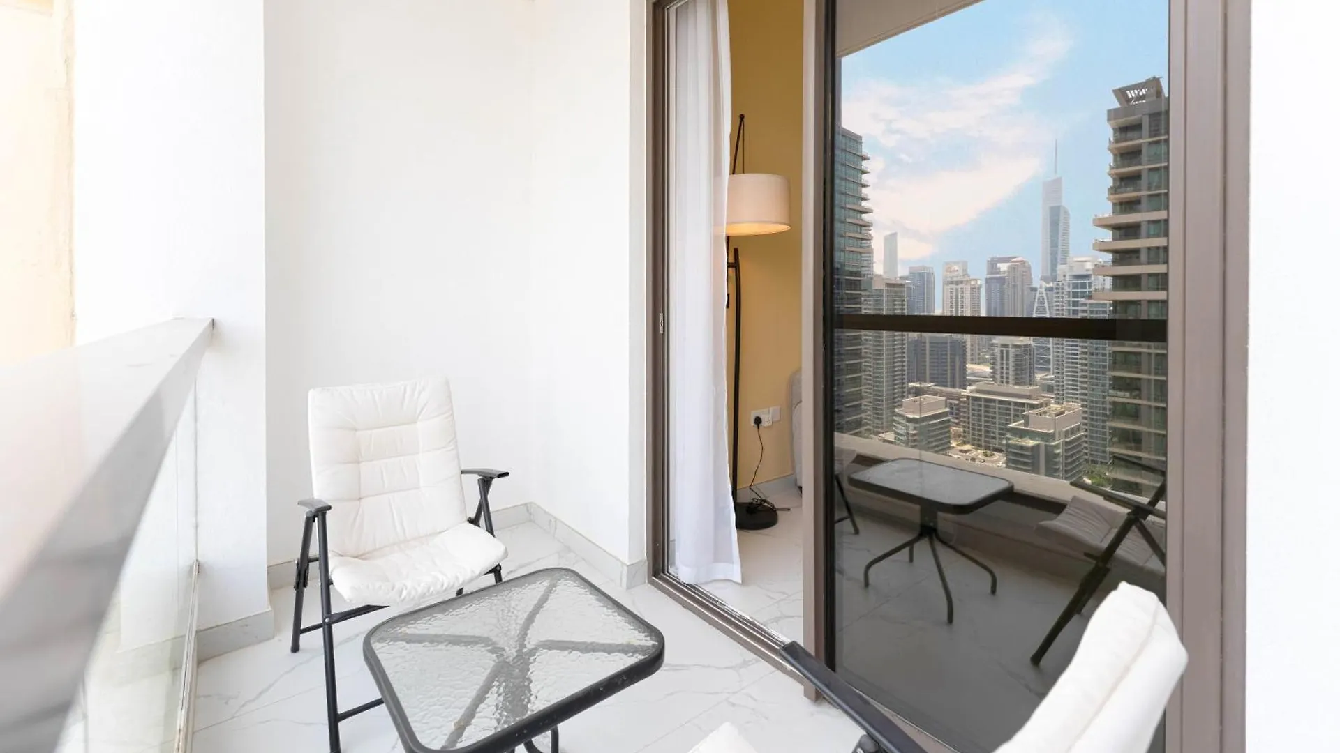 Appartement Fam Living - Stylish 1Br In Jbr, 5 Min Walk To Beach Dubai