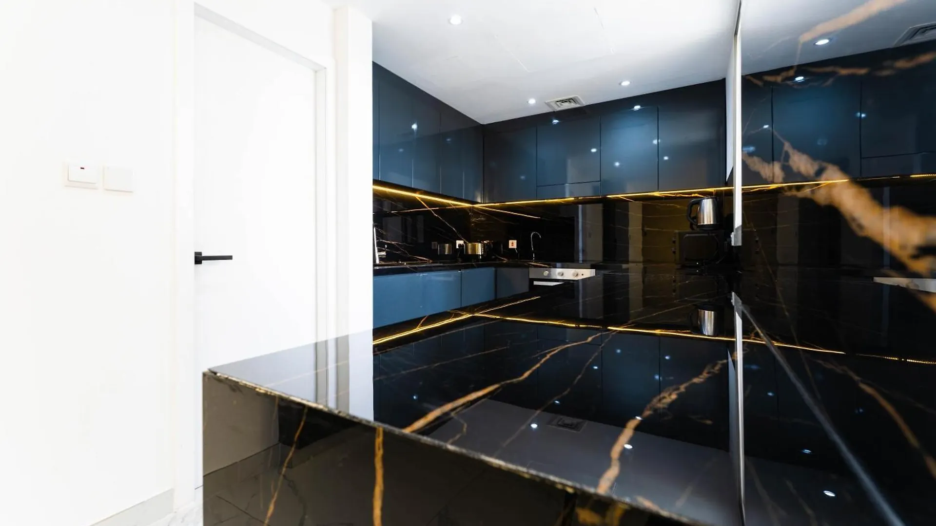Fam Living - Stylish 1Br In Jbr, 5 Min Walk To Beach Dubai Appartement