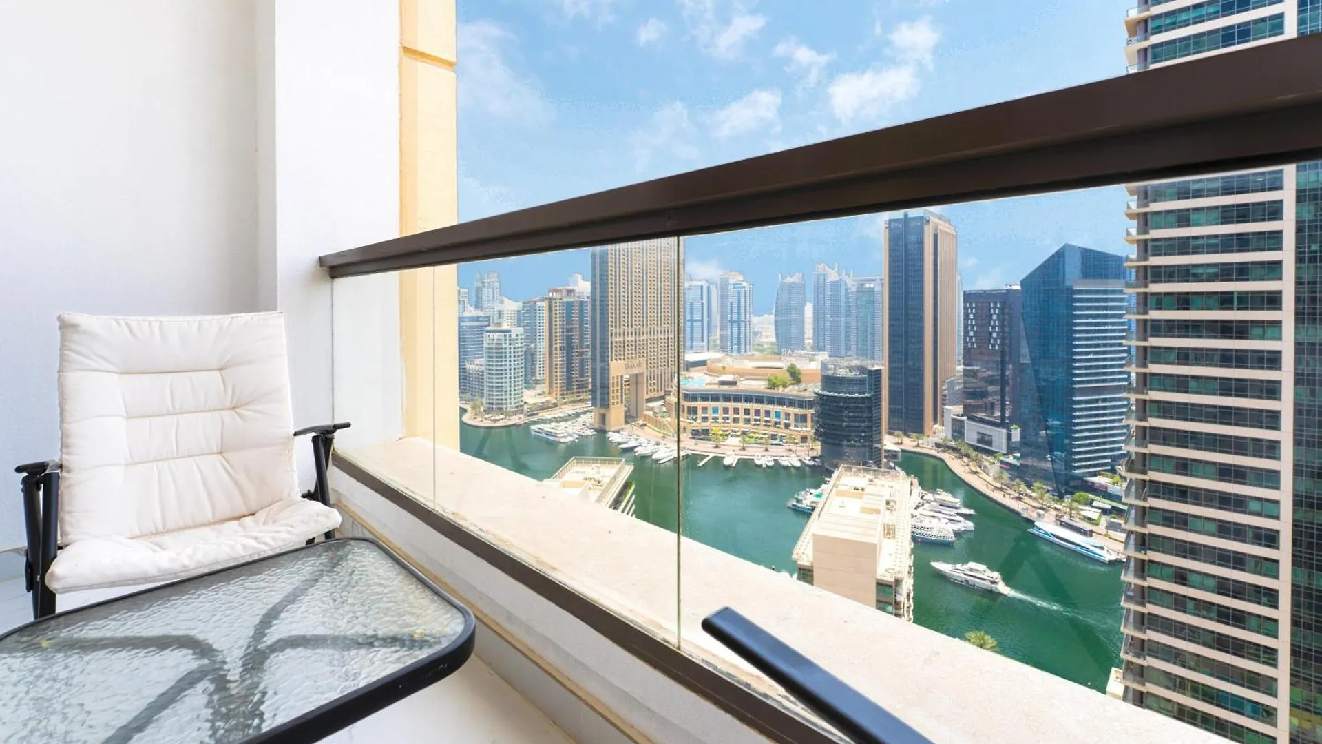 Fam Living - Stylish 1Br In Jbr, 5 Min Walk To Beach Dubai Apartment